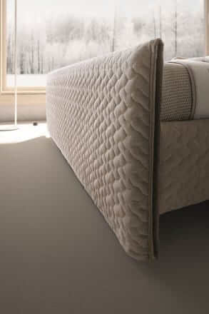 J&M Furniture Evergreen Queen Bed 17894-Q